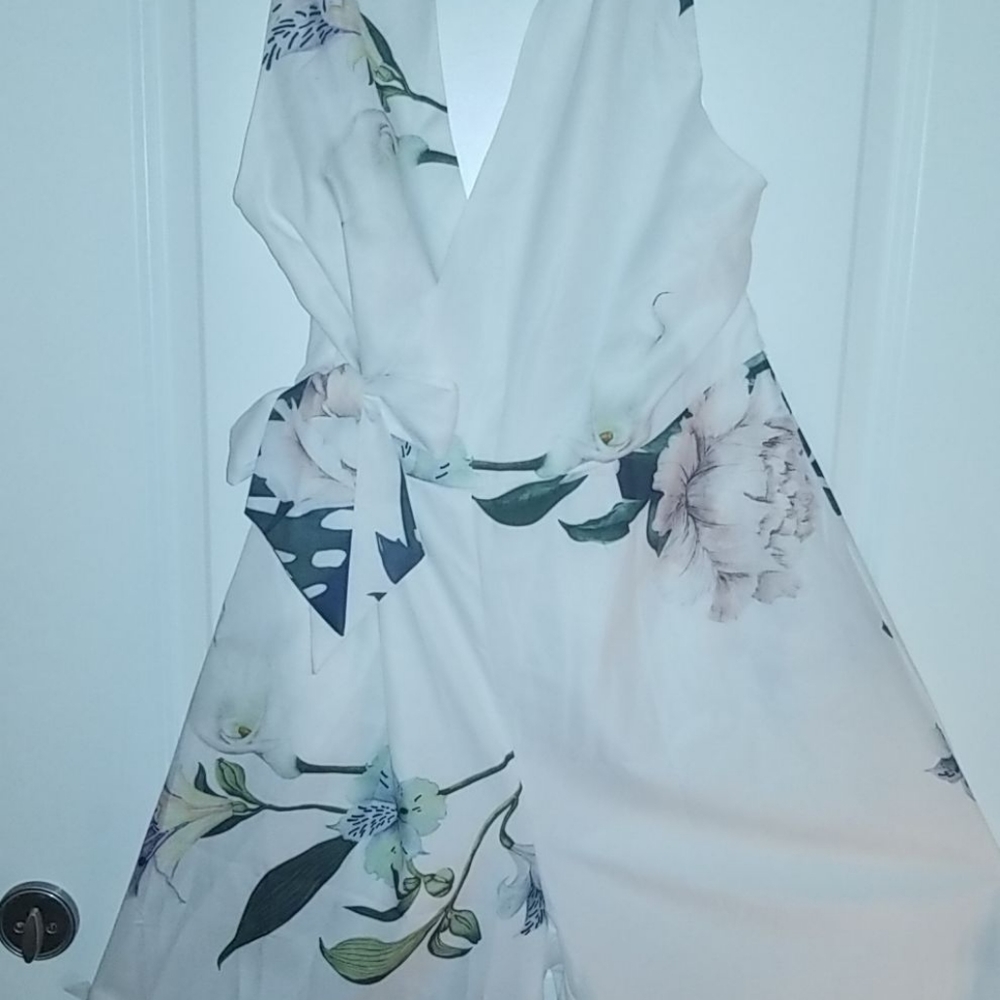 clothes - Picture 5 of 5